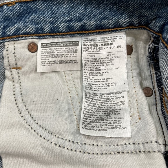 Levi's Denim Shorts Women's Size 27 Medium Wash Frayed Hem Jorts Distress Thrash - Picture 10 of 11